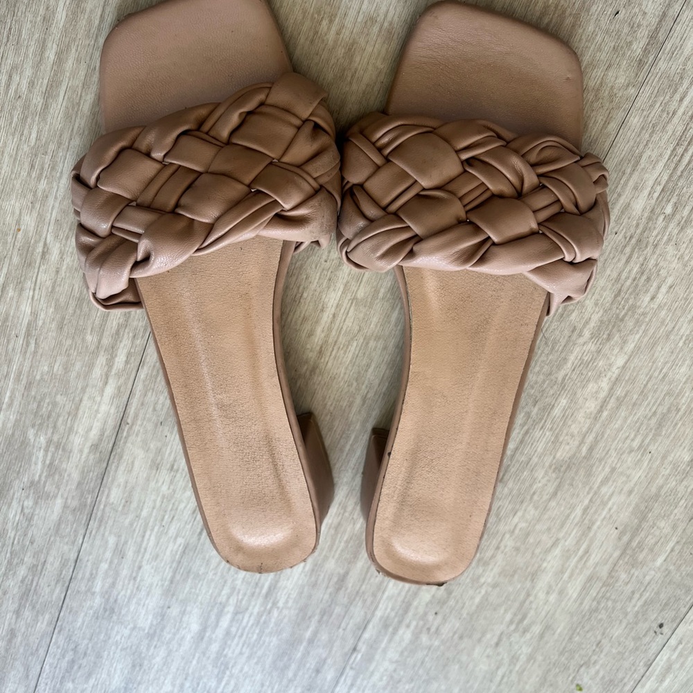 Braided tan sandal with small heel